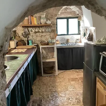 Trullo Primitivo *