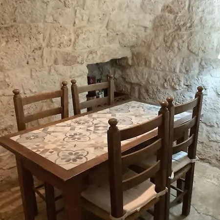 Trullo Primitivo 切列梅萨皮卡